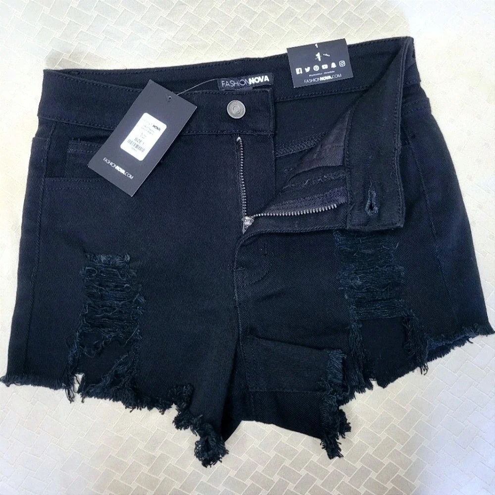 Fashion Nova black ripped distressed cutoff denim jean‎ shorts size 1